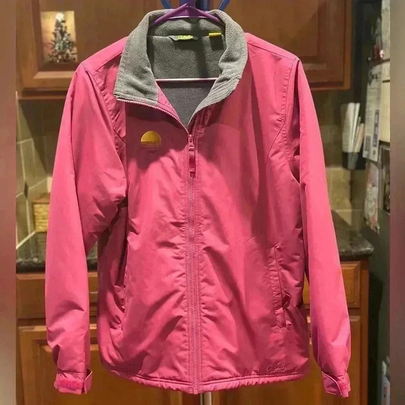 Large Cabela’s Pink Jacket with Gray Liner - Picture 2 of 11